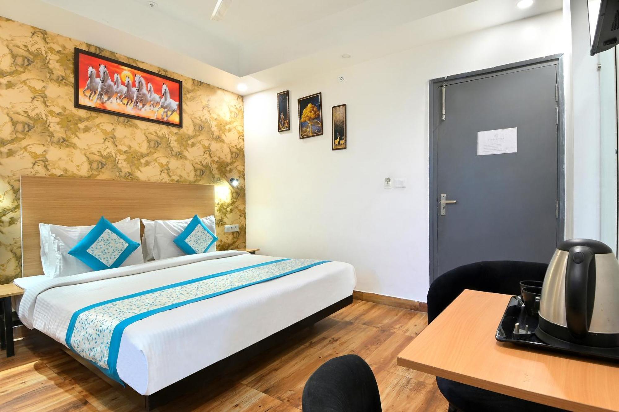 Hotel Red York By Byob Hotels Noida Extérieur photo