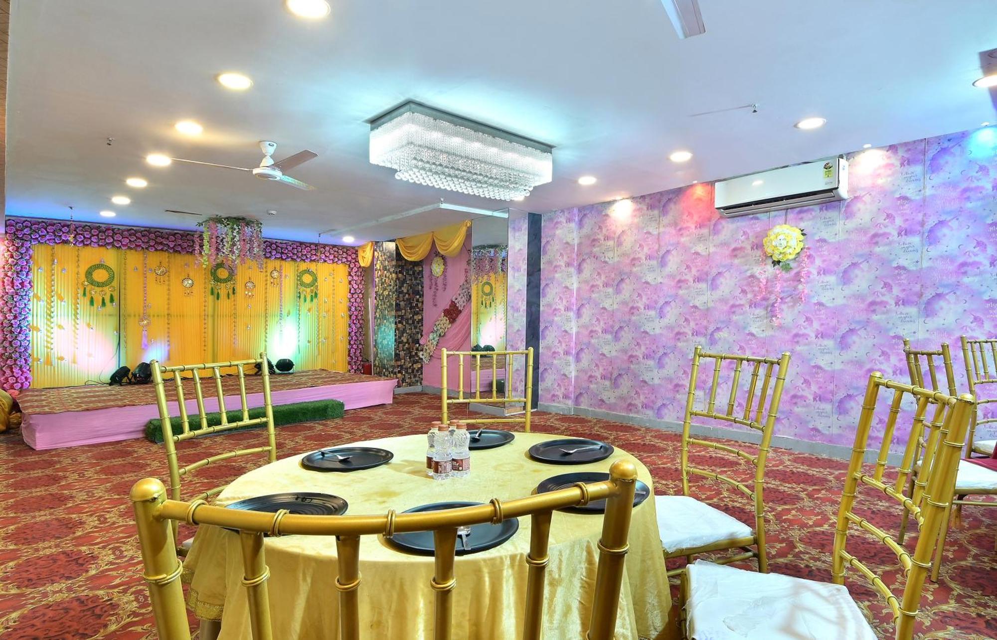 Hotel Red York By Byob Hotels Noida Extérieur photo