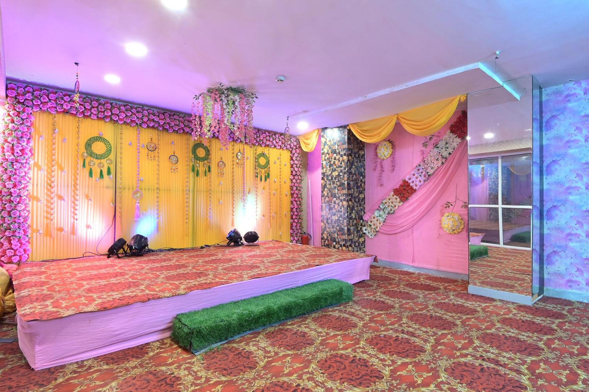 Hotel Red York By Byob Hotels Noida Extérieur photo