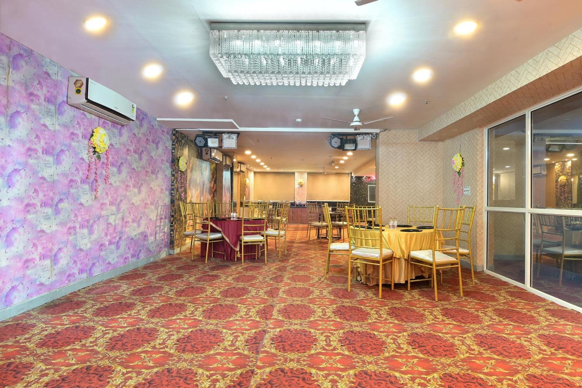 Hotel Red York By Byob Hotels Noida Extérieur photo
