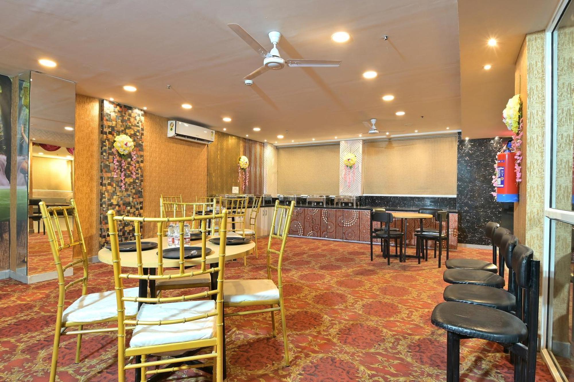 Hotel Red York By Byob Hotels Noida Extérieur photo
