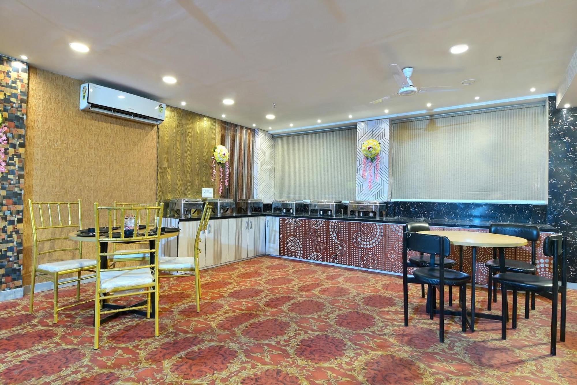 Hotel Red York By Byob Hotels Noida Extérieur photo