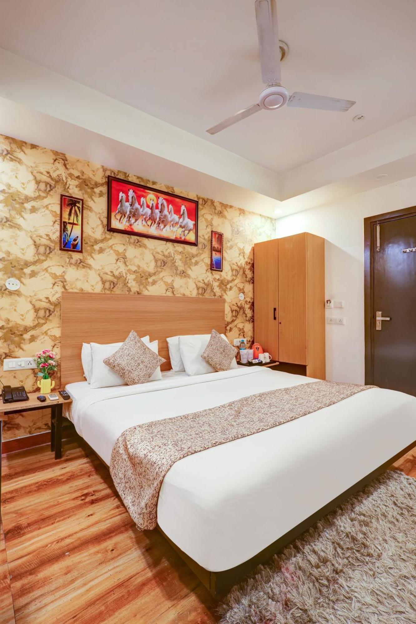 Hotel Red York By Byob Hotels Noida Extérieur photo