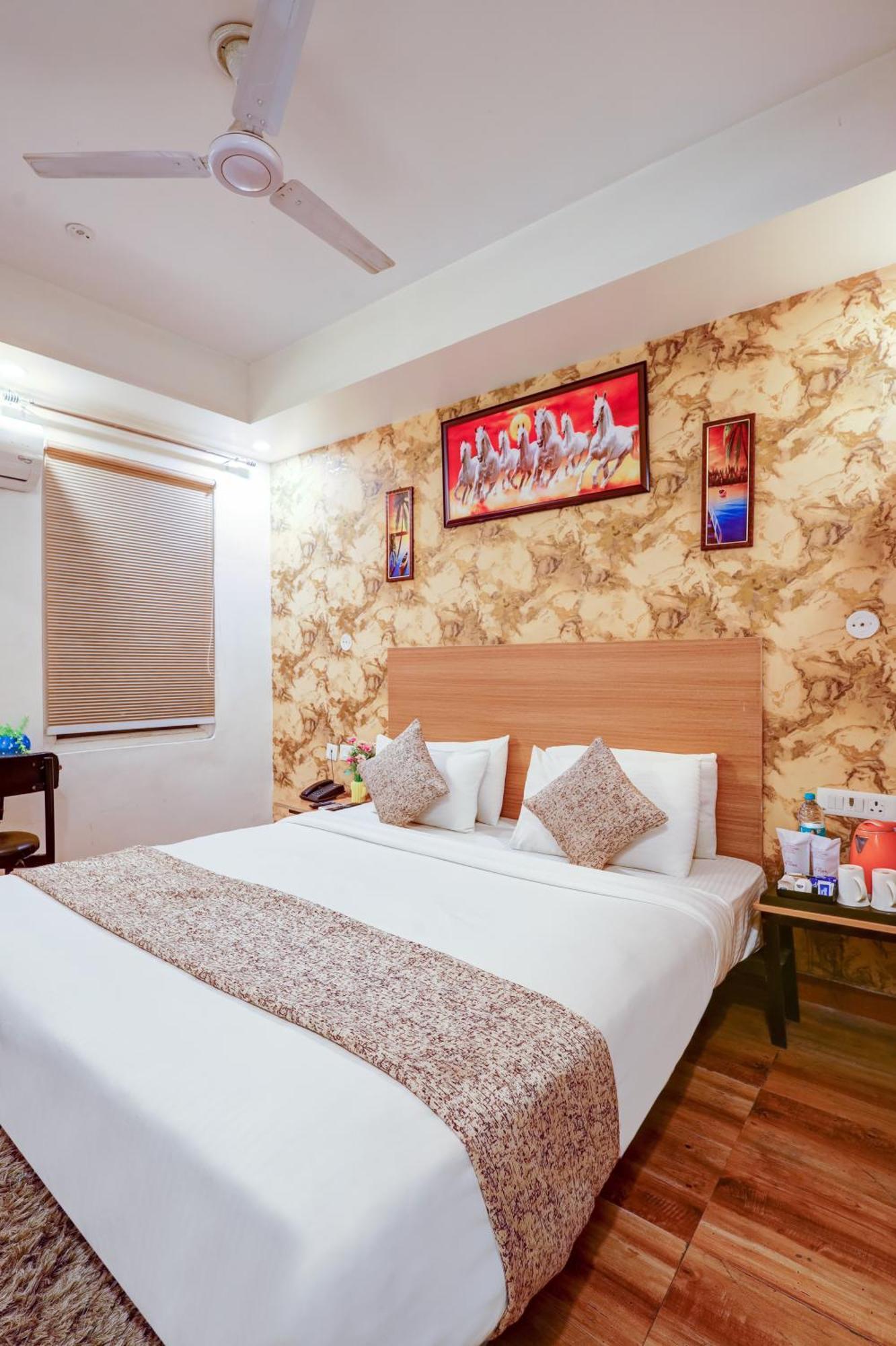Hotel Red York By Byob Hotels Noida Extérieur photo