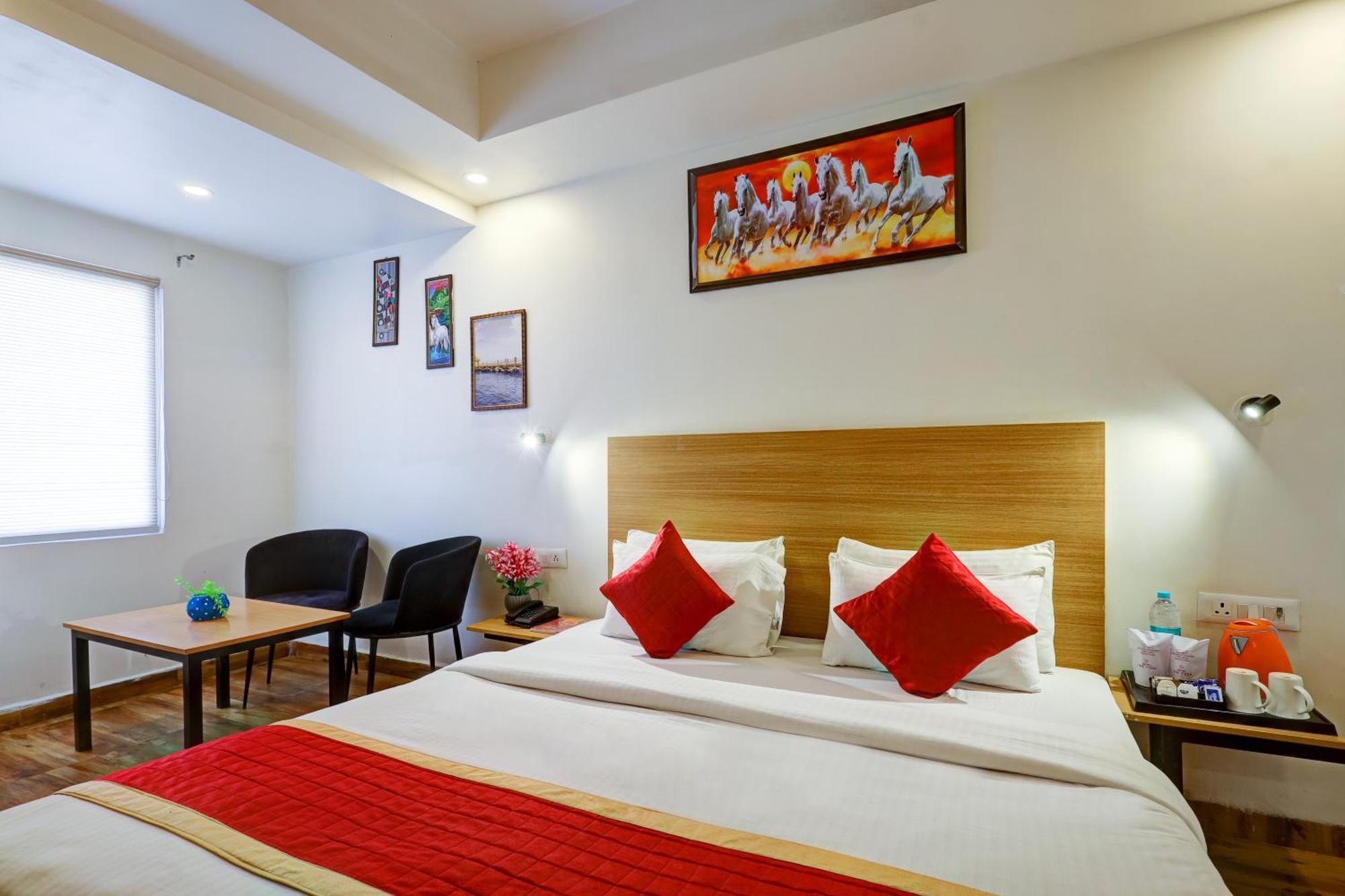 Hotel Red York By Byob Hotels Noida Extérieur photo