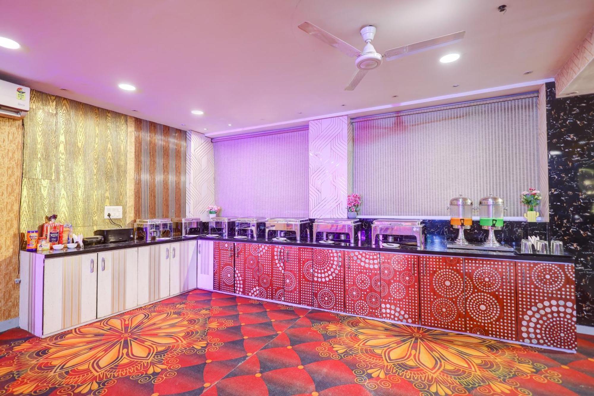 Hotel Red York By Byob Hotels Noida Extérieur photo