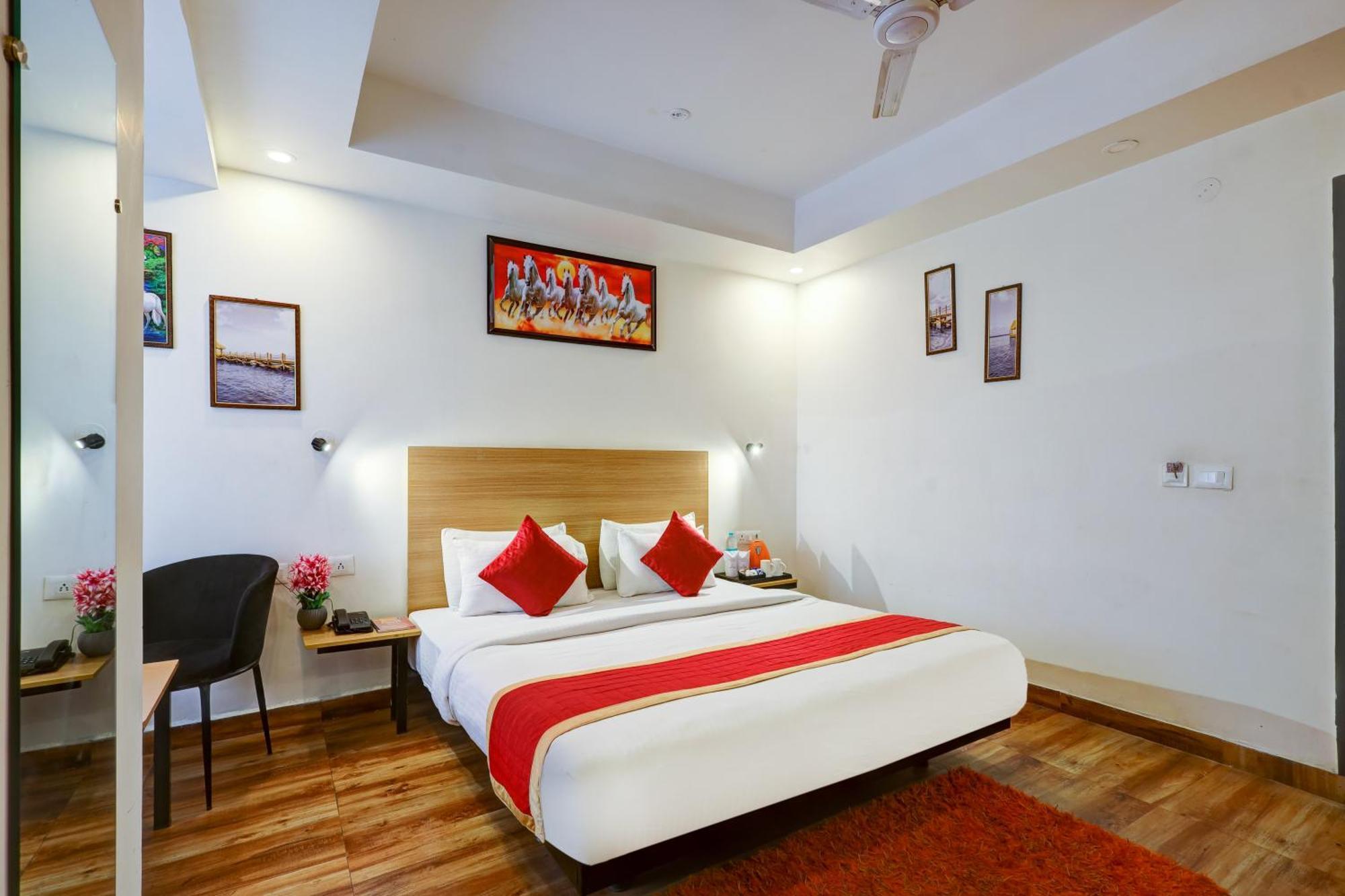 Hotel Red York By Byob Hotels Noida Extérieur photo