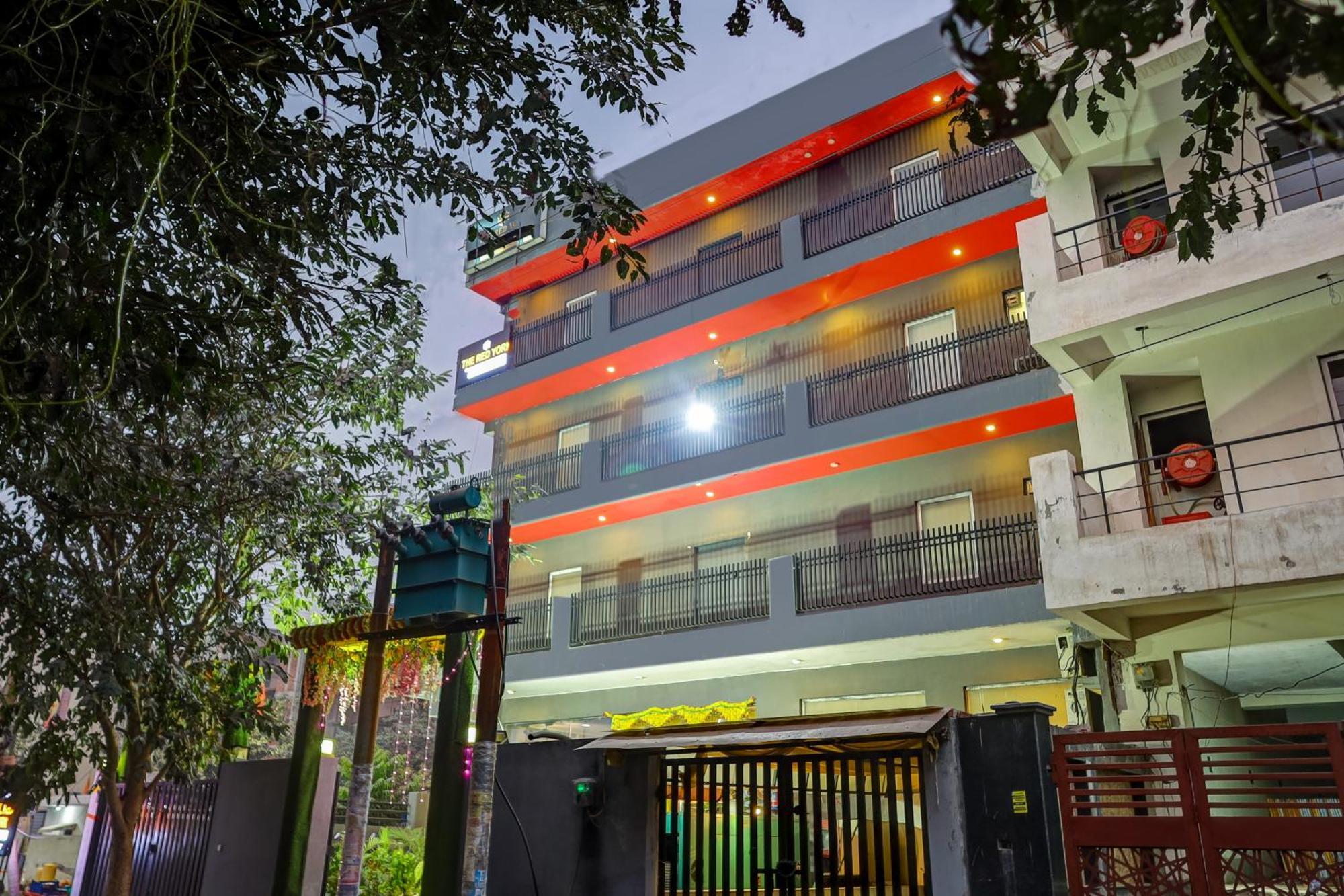 Hotel Red York By Byob Hotels Noida Extérieur photo