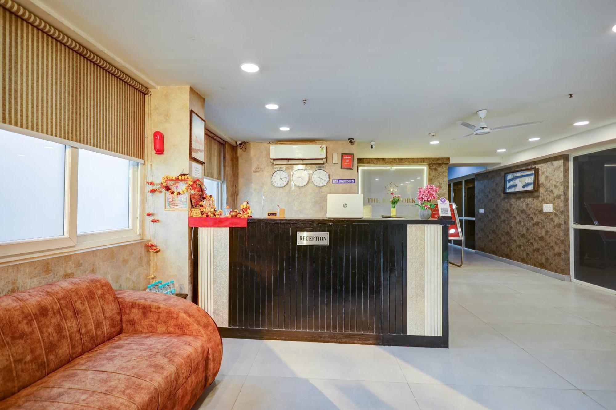 Hotel Red York By Byob Hotels Noida Extérieur photo